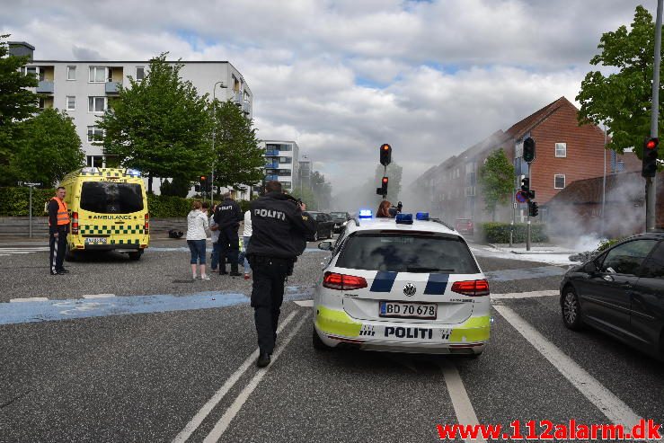 Ild i en Knallert. Skovgade i Vejle. 20/05-2017. Kl. 17:14.