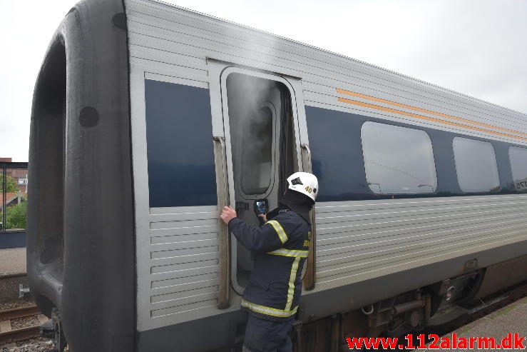 Brand i Passagertog. Spor 3 i Vejle Banegård. 23/05-2017. Kl. 19:37.