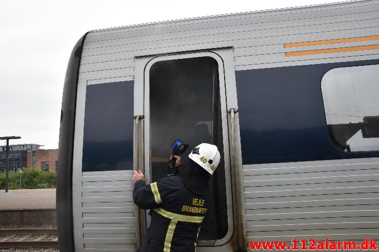 Brand i Passagertog. Spor 3 i Vejle Banegård. 23/05-2017. Kl. 19:37.