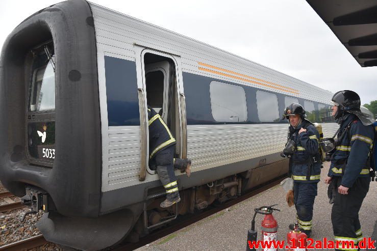 Brand i Passagertog. Spor 3 i Vejle Banegård. 23/05-2017. Kl. 19:37.