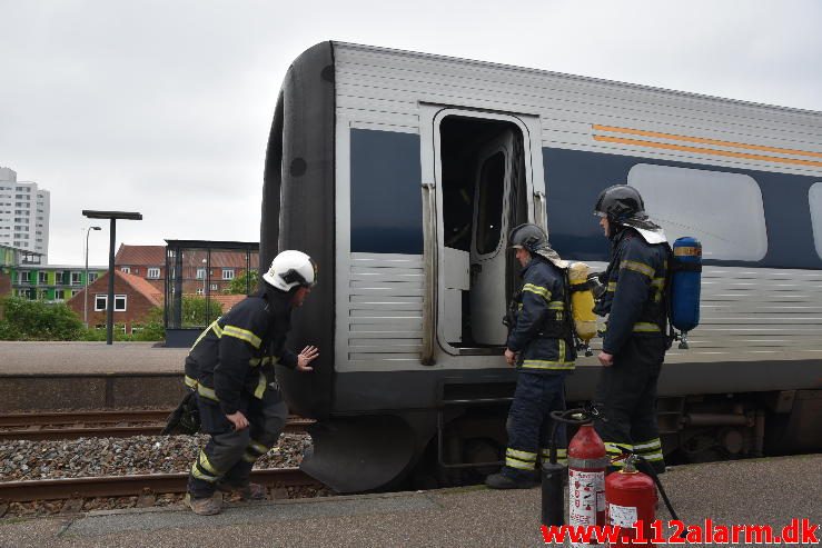 Brand i Passagertog. Spor 3 i Vejle Banegård. 23/05-2017. Kl. 19:37.