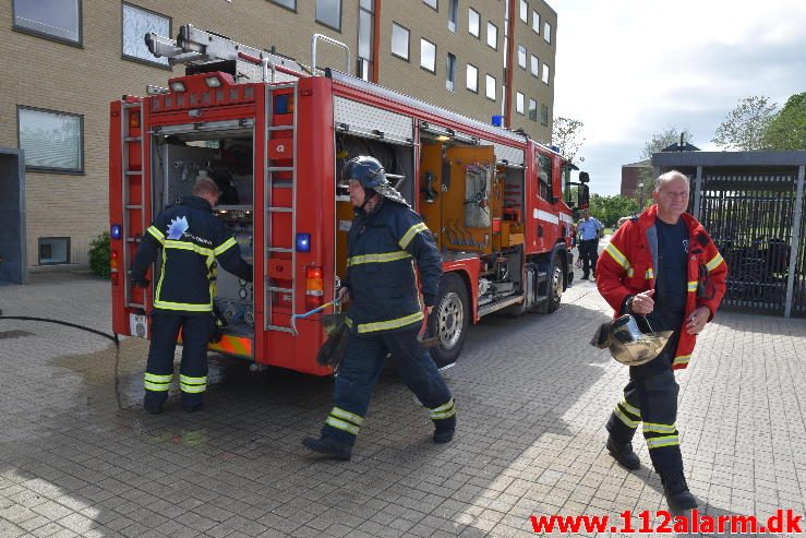 Brand i Etageejendom. Finlandsvej 35 i Vejle. 28/05-2017. Kl. 15:07.