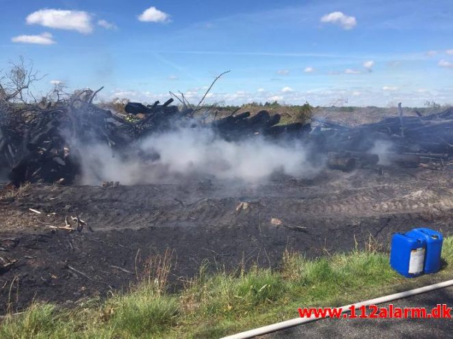 Naturbrand. Mosevej ved Vejen. 22/05-2017. Kl. 10:58.