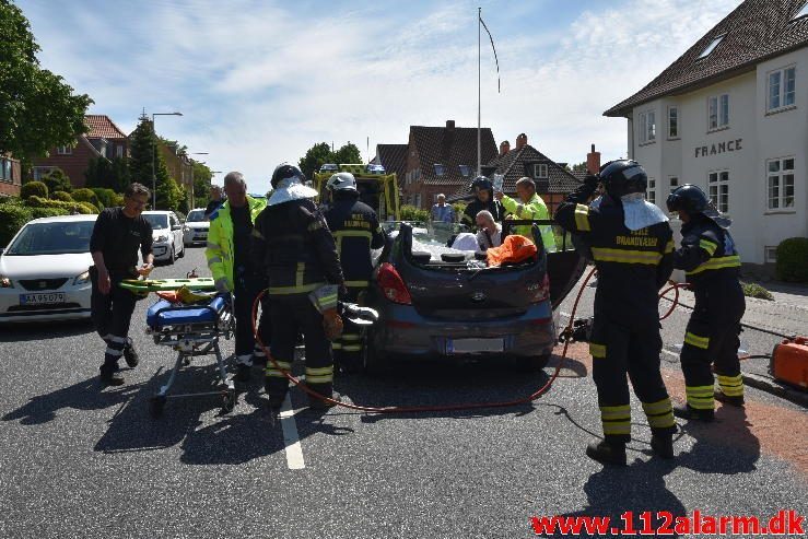 Fuh med fastklemt. Fredericiavej i Vejle. 02/06-2017. Kl. 12:32.