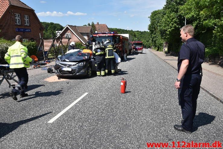 Fuh med fastklemt. Fredericiavej i Vejle. 02/06-2017. Kl. 12:32.