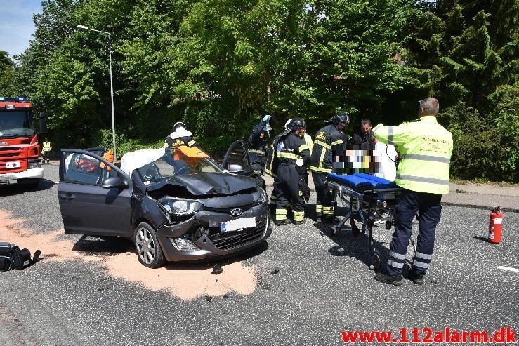 Fuh med fastklemt. Fredericiavej i Vejle. 02/06-2017. Kl. 12:32.