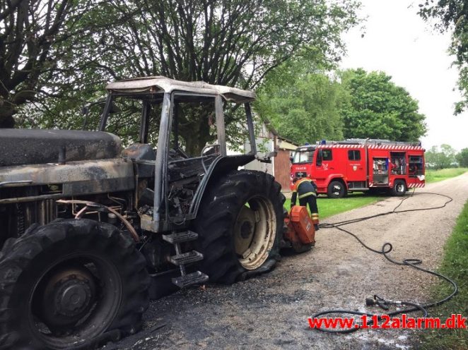 Brand i Landbrugsredskab. Skødevej i Fitting. 11/06-2017. Kl. 13:07.