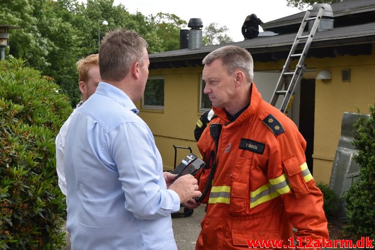 Bygningsbrand. Tirsbæk Strandvej 2 i vejle. 16/06-2017. Kl. 12:09.