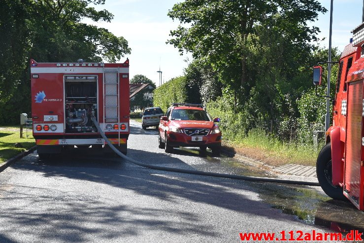 Brand i Villa. Mølvang ved Jelling. 17/06-2017. KL. 16:39.