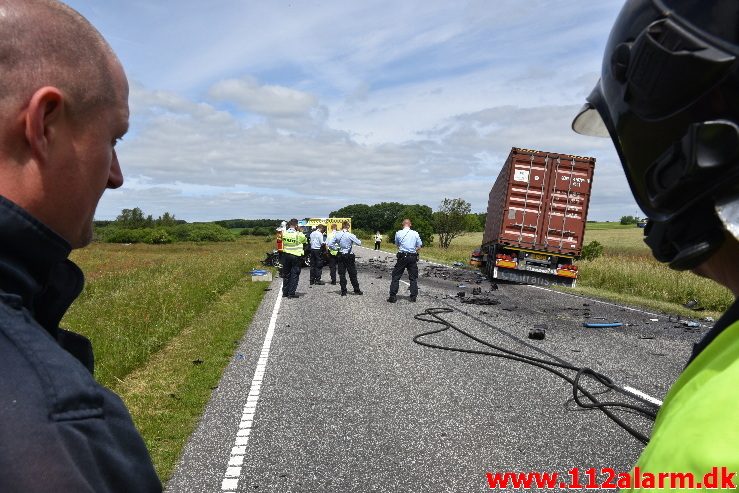 Dræbt på stedet. Viborg Hovedvej ved Tørring. 21/06-2017. Kl. 12:22.