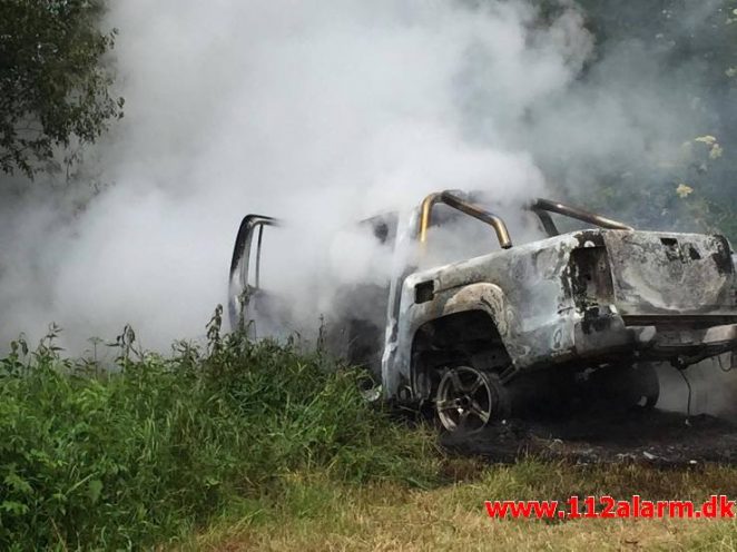 Bilbrand. Roedsvej ved Bølling. 26/06-2017. Kl. 13:11.