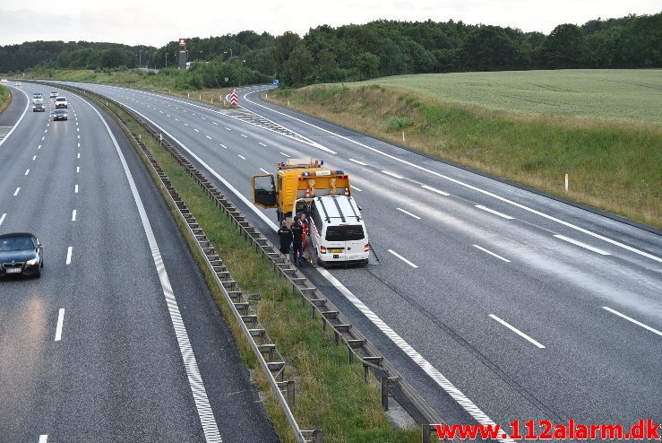 Redn.-Bygning/Højderedning. Motorvejen E45 syd for Vejle. 02/07-2017. Kl. 20:57.