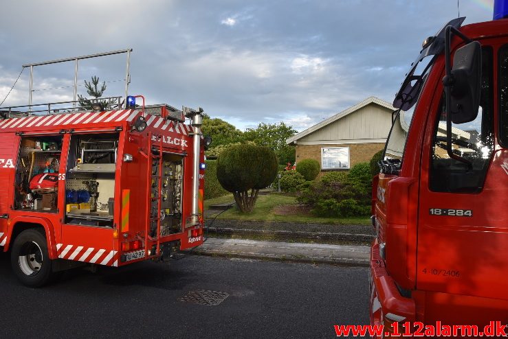 Brand i Villa. Birke Alle i Ødsted. 06/07-2017. Kl. 19:56.