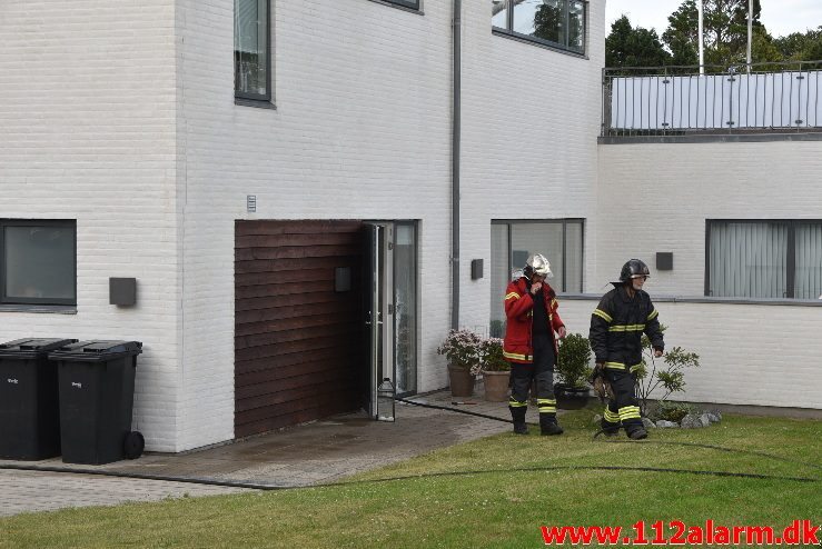 Brand i Villa. H.O. Wildenskovsvej i Brejning. 11/07-2017. Kl. 18:36.