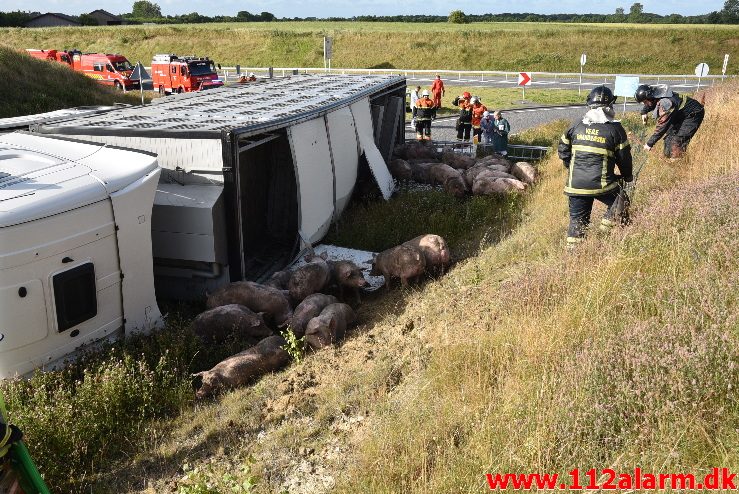 FUH fastklemtelastbil . Vandelvej ved Ny Nørup. 13/07-2017. Kl. 07:42.