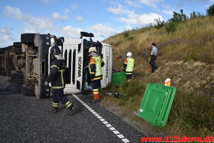 FUH fastklemtelastbil . Vandelvej ved Ny Nørup. 13/07-2017. Kl. 07:42.