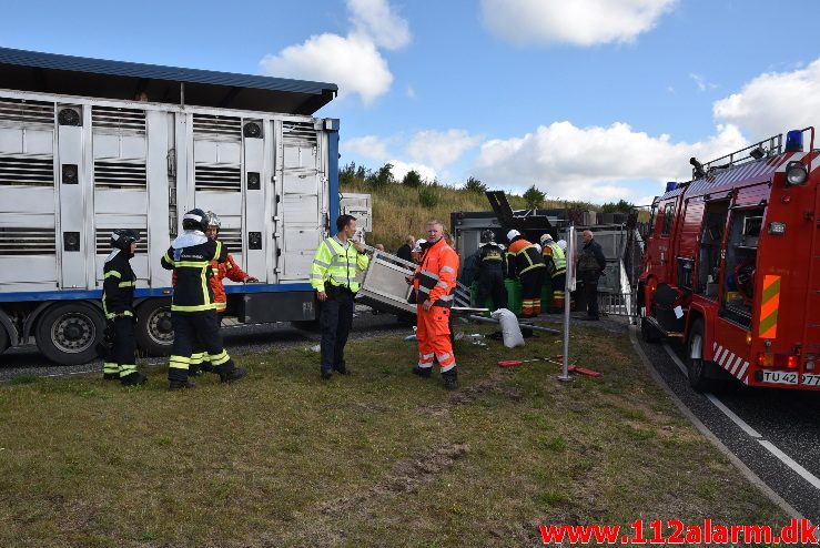 FUH fastklemtelastbil . Vandelvej ved Ny Nørup. 13/07-2017. Kl. 07:42.