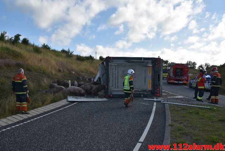 FUH fastklemtelastbil . Vandelvej ved Ny Nørup. 13/07-2017. Kl. 07:42.