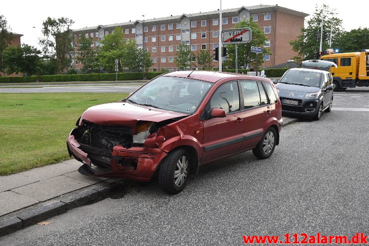 Mindre forurening efter Trafikuheld. Viborg Hovedvej i Vejle. 27/07-2017. Kl. 18:30.