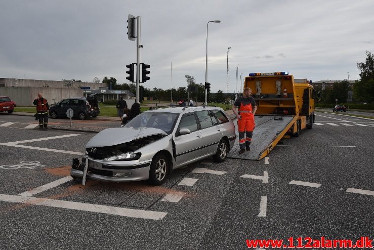 Mindre forurening efter Trafikuheld. Viborg Hovedvej i Vejle. 27/07-2017. Kl. 18:30.