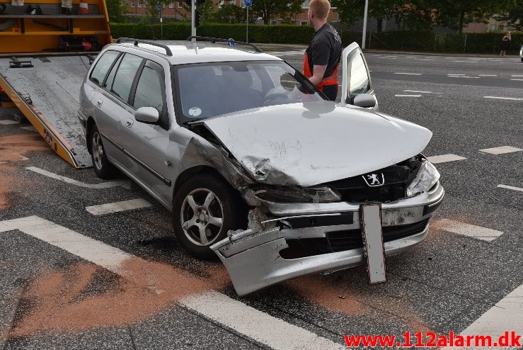 Mindre forurening efter Trafikuheld. Viborg Hovedvej i Vejle. 27/07-2017. Kl. 18:30.