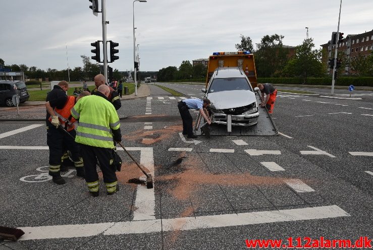 Mindre forurening efter Trafikuheld. Viborg Hovedvej i Vejle. 27/07-2017. Kl. 18:30.