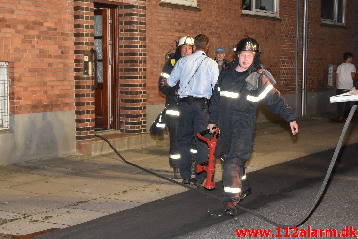 Brand i Etageejendom. Rødkildevej i Vejle. 28/07-2017. Kl. 23:59.