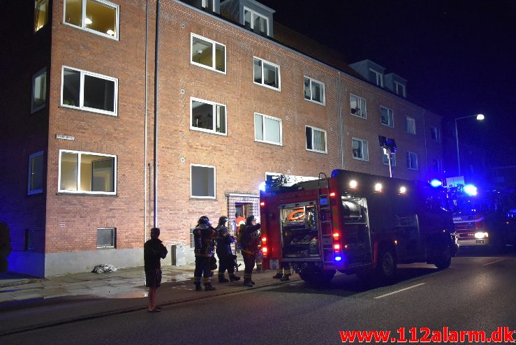 Brand i Etageejendom. Rødkildevej i Vejle. 28/07-2017. Kl. 23:59.