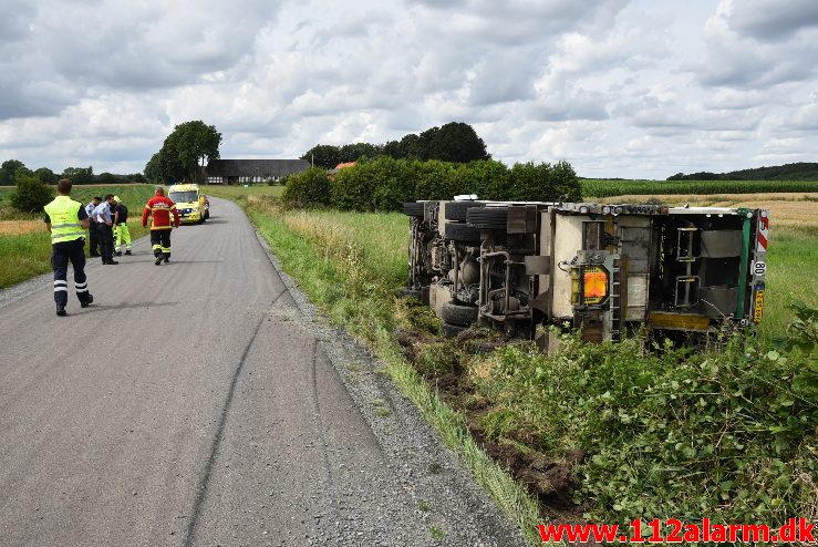 FUH fastklemt/Lastbil/Bus. Brandtlundvej i Skærup. 01/08-2017. Kl. 12:59.