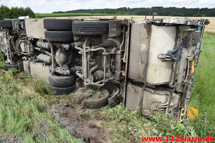 FUH fastklemt/Lastbil/Bus. Brandtlundvej i Skærup. 01/08-2017. Kl. 12:59.