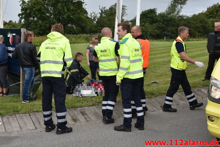 FUH med fastklemt. Viborg Hovedvej 80 Tørring. 06/08-2017. Kl. 12:31.