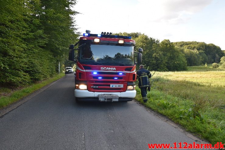 Redning på skrænt. Tirsbækvej ved Tirsbæk slot. 16/08-2017. Kl. 17:03.