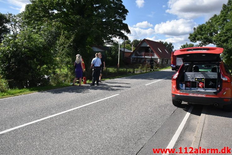 Trafikuheld med fastklemt. Vejlevej i Hørup. 16/08-2017. Kl. 15:14.