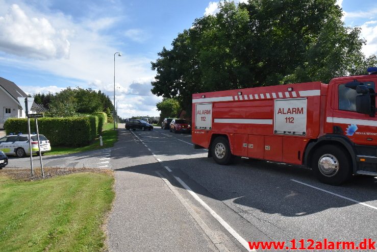 Trafikuheld med fastklemt. Vejlevej i Hørup. 16/08-2017. Kl. 15:14.