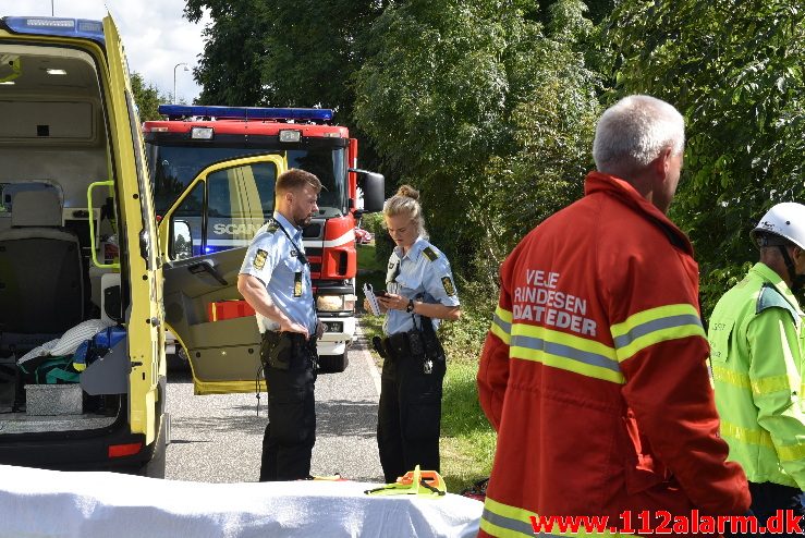 Trafikuheld med fastklemt. Vejlevej i Hørup. 16/08-2017. Kl. 15:14.