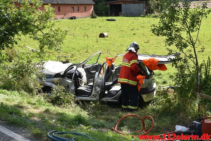 Trafikuheld med fastklemt. Vejlevej i Hørup. 16/08-2017. Kl. 15:14.