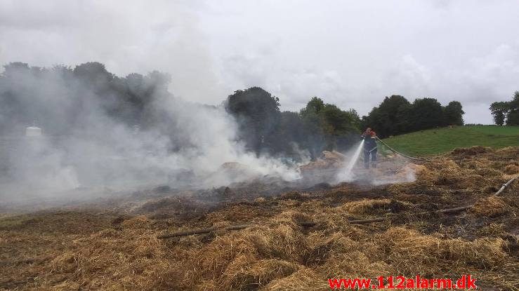 Gårdbrand med Dyr. Egtvedvej ved Bølling. 09/09-2017. Kl. 10:06.