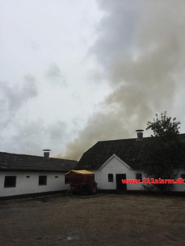 Gårdbrand med Dyr. Egtvedvej ved Bølling. 09/09-2017. Kl. 10:06.