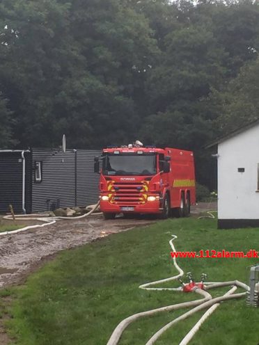 Gårdbrand med Dyr. Egtvedvej ved Bølling. 09/09-2017. Kl. 10:06.