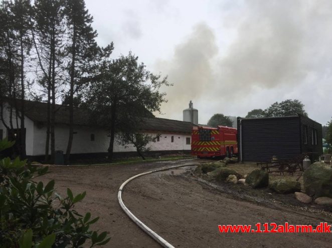 Gårdbrand med Dyr. Egtvedvej ved Bølling. 09/09-2017. Kl. 10:06.