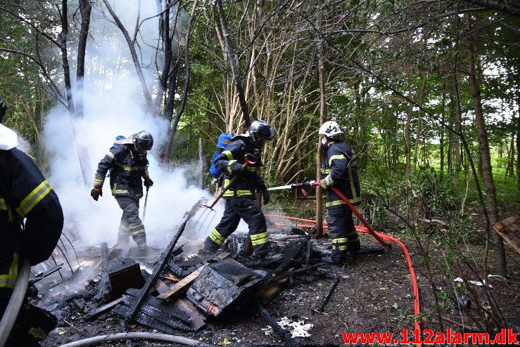 Brand i kolonihavehus. Merianvej i Vejle. 11/09-2017. Kl. 09:39.