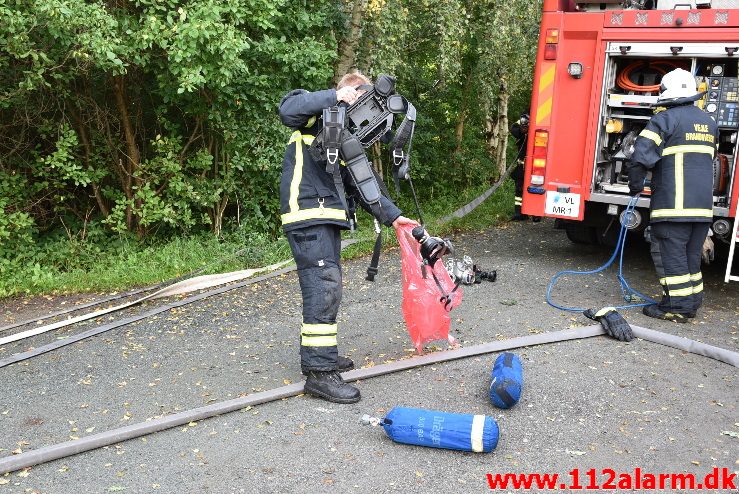 Brand i kolonihavehus. Merianvej i Vejle. 11/09-2017. Kl. 09:39.