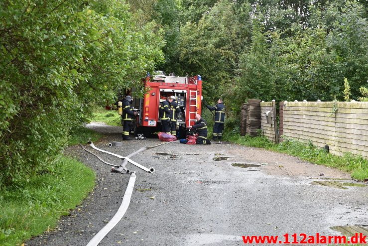 Brand i kolonihavehus. Merianvej i Vejle. 11/09-2017. Kl. 09:39.