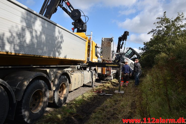 Lastbil tabte en gummiged. Motorvejen E45 efter DTC. 22/09-2017. Kl. 10:30.