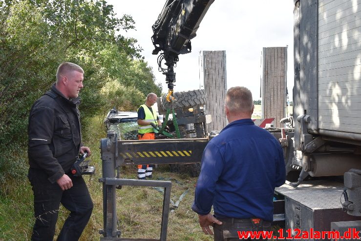 Lastbil tabte en gummiged. Motorvejen E45 efter DTC. 22/09-2017. Kl. 10:30.