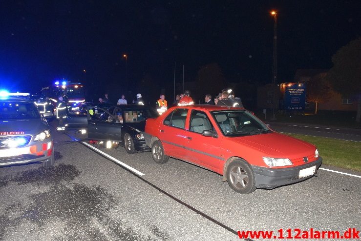 Trafikuheld med fastklemt. Fredericiavej i Vinding. 23/09-2017. Kl. 23:35.