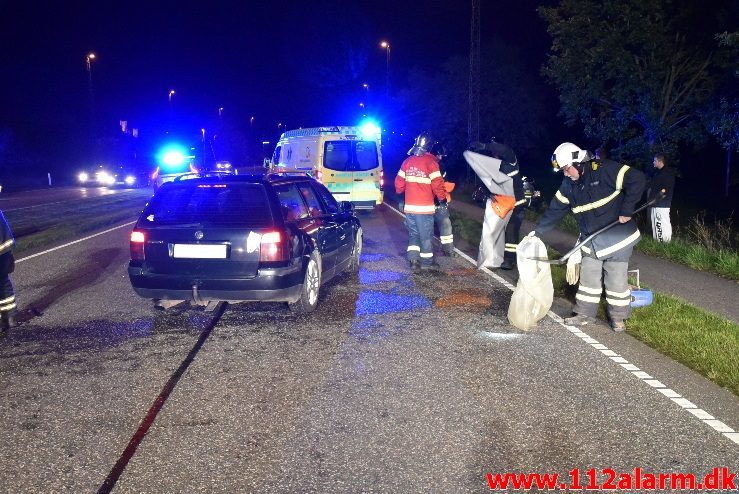 Trafikuheld med fastklemt. Fredericiavej i Vinding. 23/09-2017. Kl. 23:35.