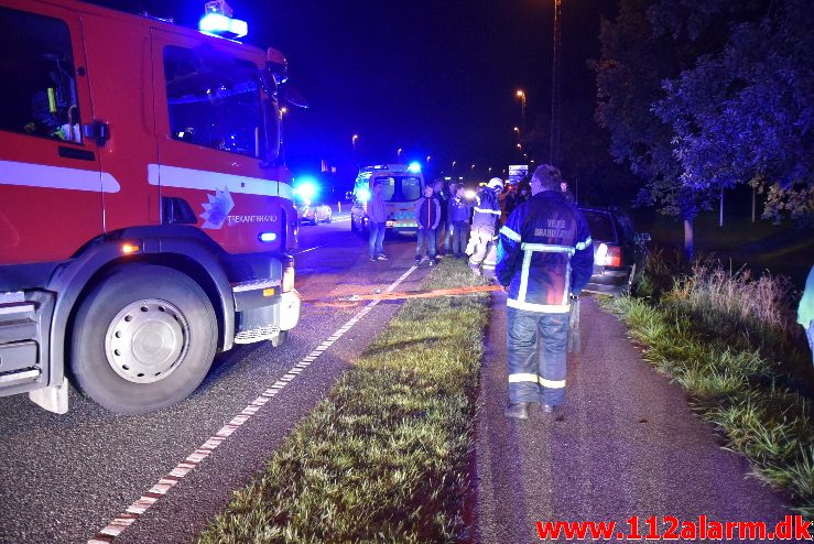 Trafikuheld med fastklemt. Fredericiavej i Vinding. 23/09-2017. Kl. 23:35.