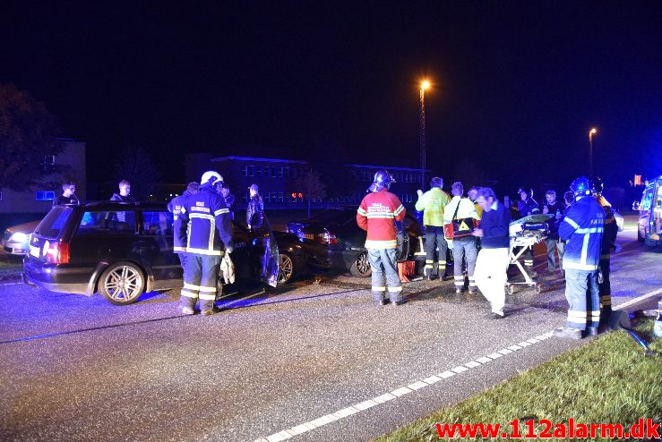 Trafikuheld med fastklemt. Fredericiavej i Vinding. 23/09-2017. Kl. 23:35.