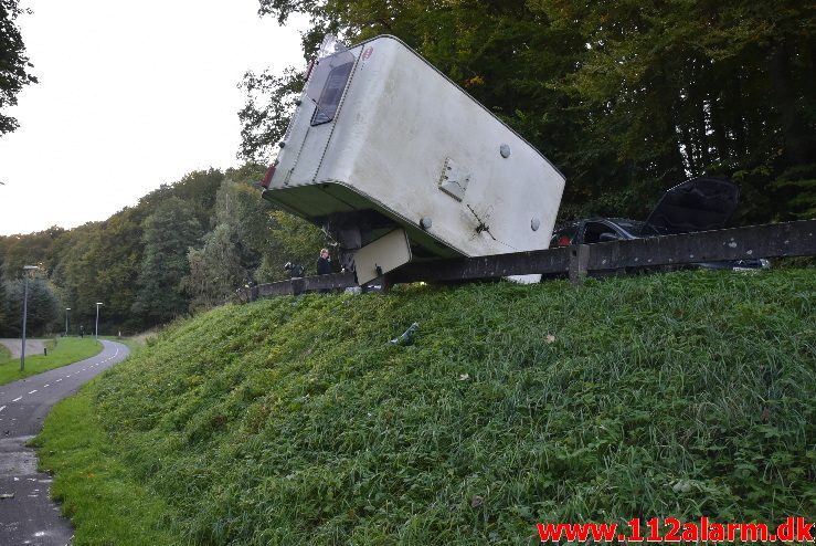 Campingvogn blev kastet op i luften. Ribe Landevej ved Nedebro. 08/10-2017. Kl. 17:05.